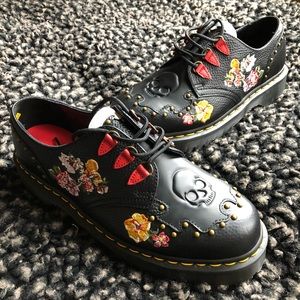doc martens serova